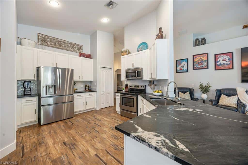 219 Glen Eagle Cir, Naples, photo 7