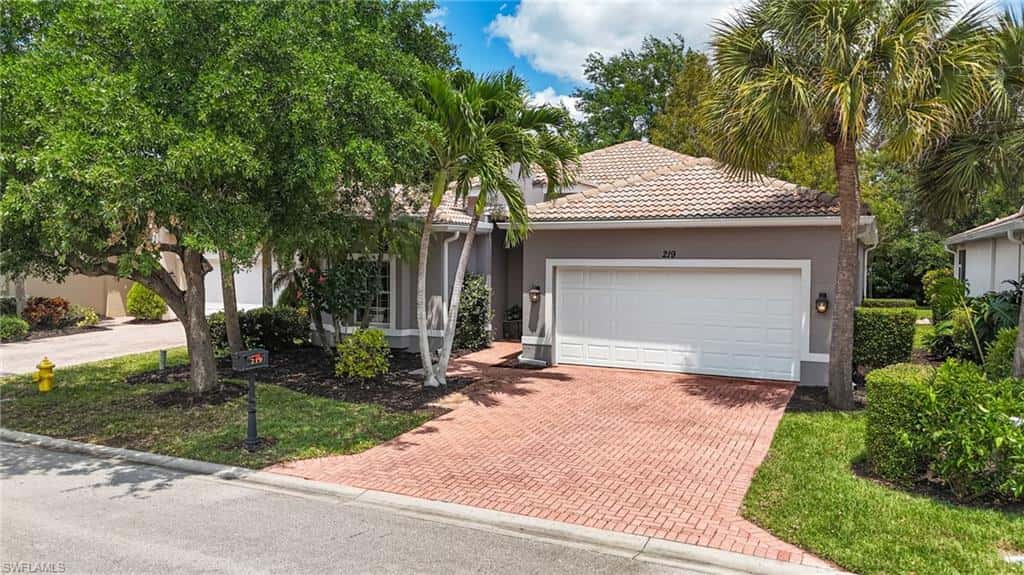 219 Glen Eagle Cir, Naples, photo 32