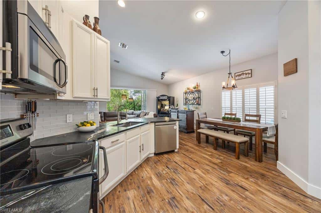 219 Glen Eagle Cir, Naples, photo 8