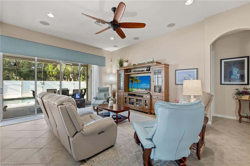 8872 King Henry Ct, Fort Myers, photo 9