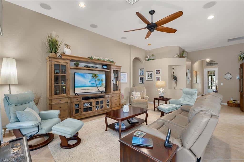8872 King Henry Ct, Fort Myers, photo 4