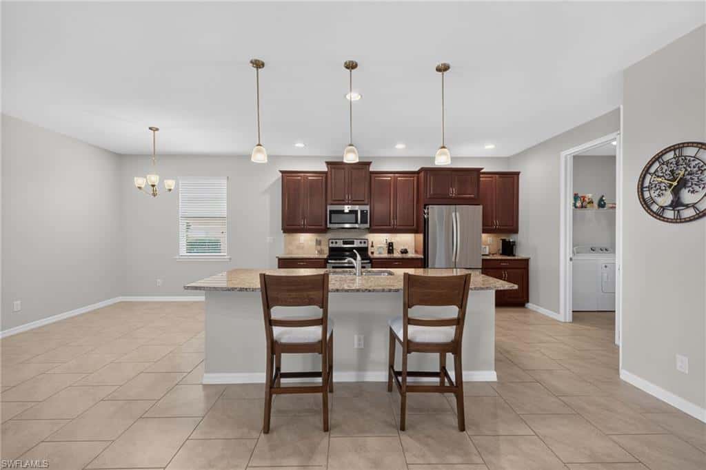 3000 Sunset Pointe Cir, Cape Coral, photo 6