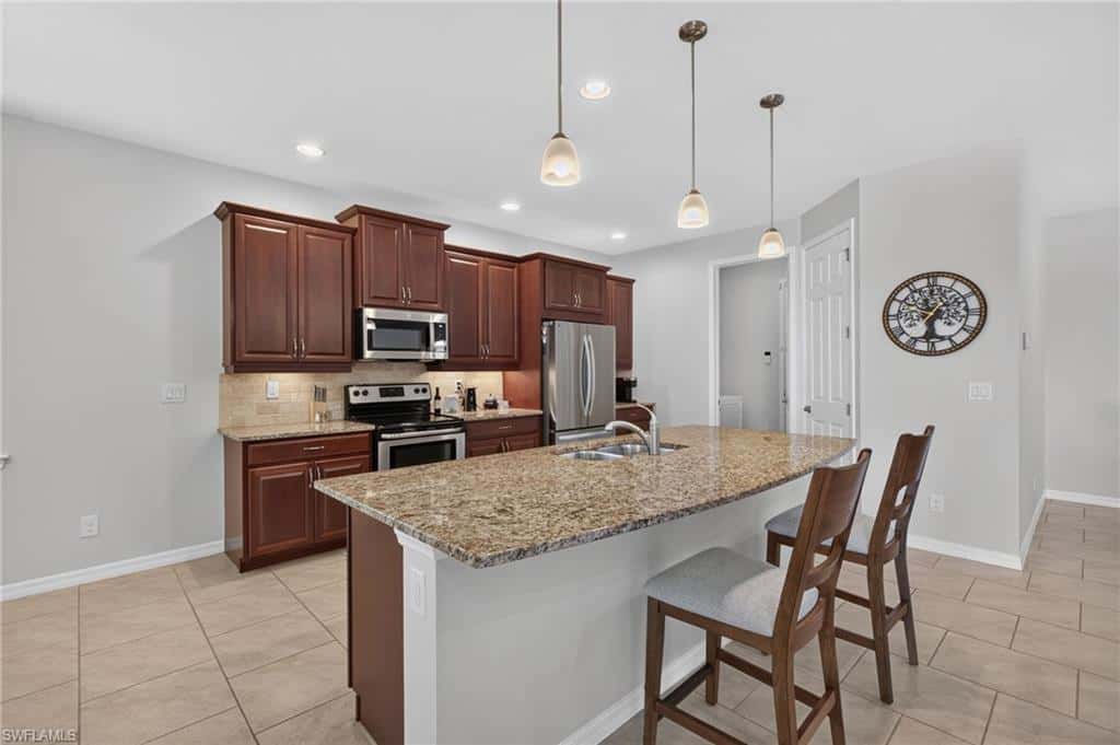 3000 Sunset Pointe Cir, Cape Coral, photo 7