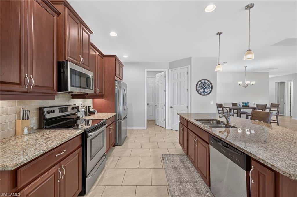 3000 Sunset Pointe Cir, Cape Coral, photo 9