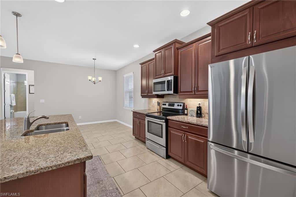 3000 Sunset Pointe Cir, Cape Coral, photo 8