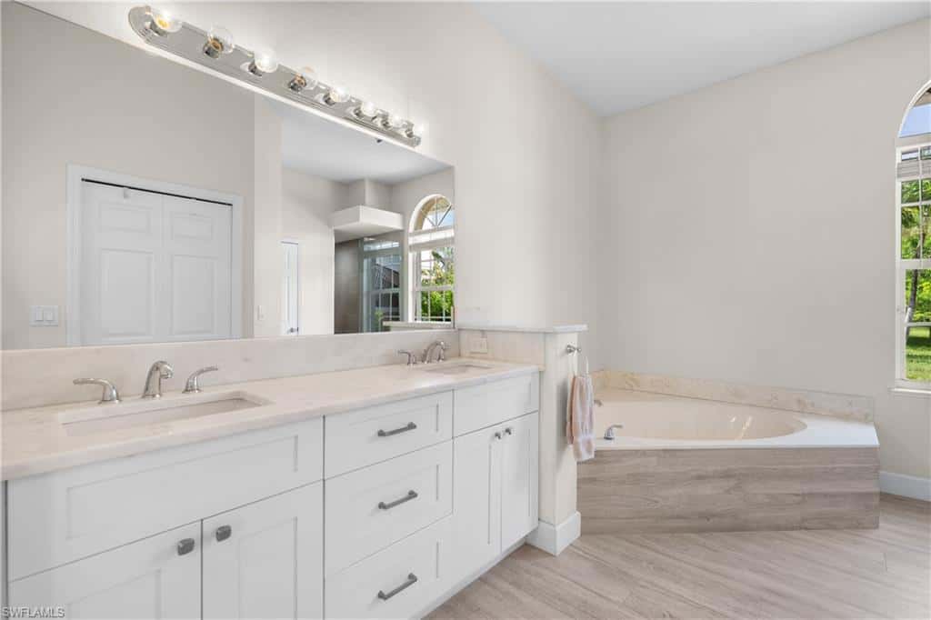 6521 Livingston Woods Ln, Naples, photo 18