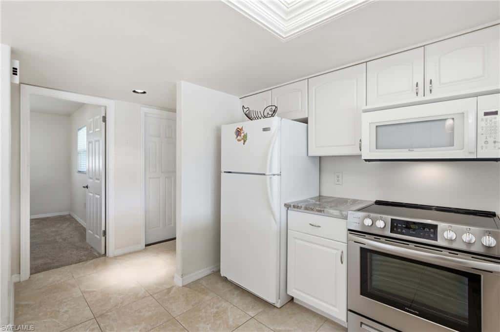 4933 Triton Ct, Cape Coral, photo 17