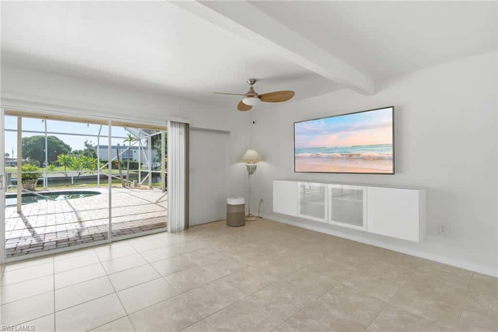 4933 Triton Ct, Cape Coral, photo 4