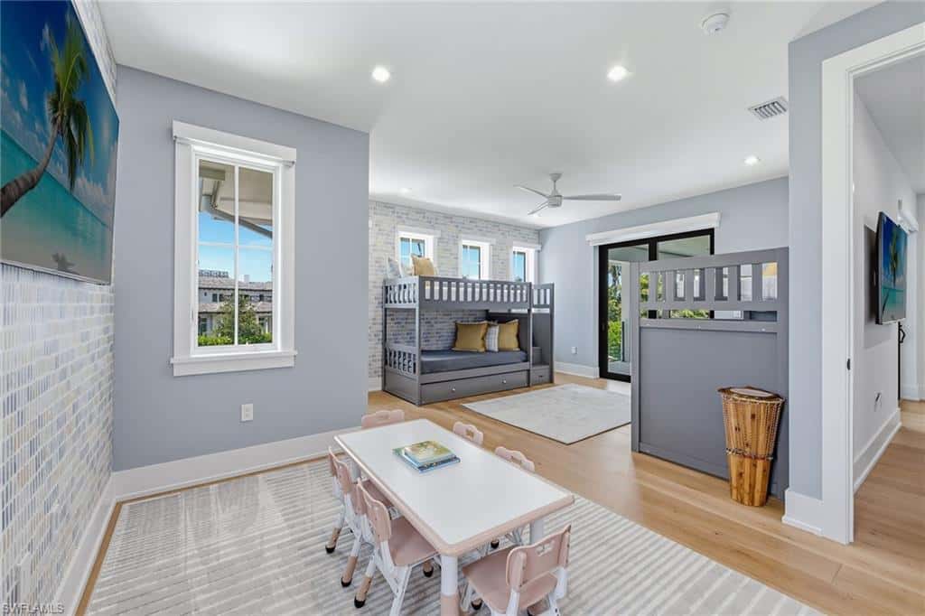 692 Banyan Blvd, Naples, photo 22
