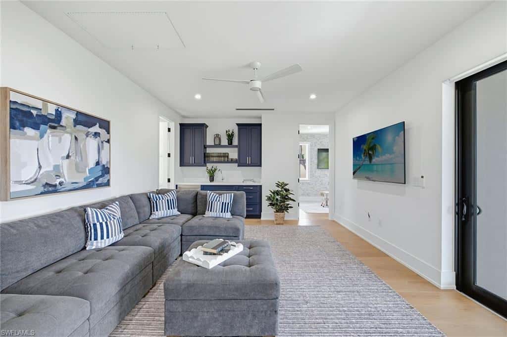 692 Banyan Blvd, Naples, photo 18