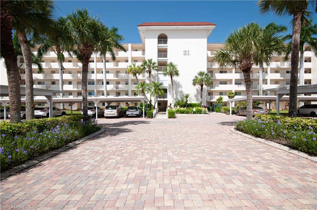 21 High Point Cir #305, Naples, photo 6