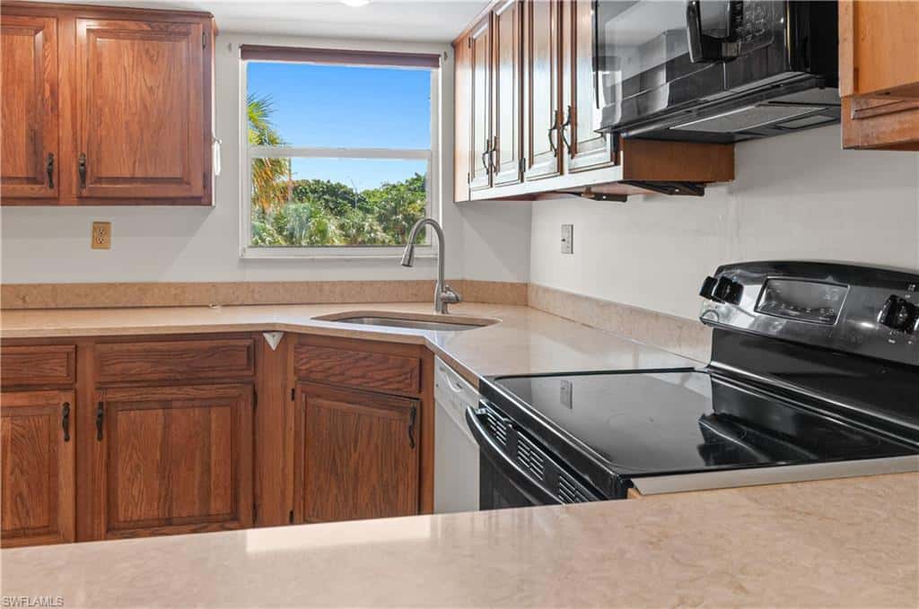 21 High Point Cir #305, Naples, photo 12