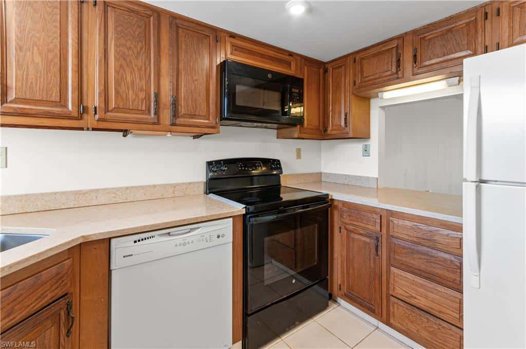 21 High Point Cir #305, Naples, photo 14