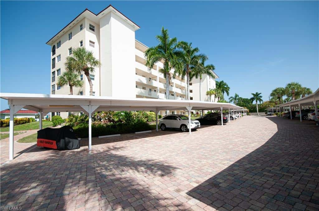 21 High Point Cir #305, Naples, photo 4