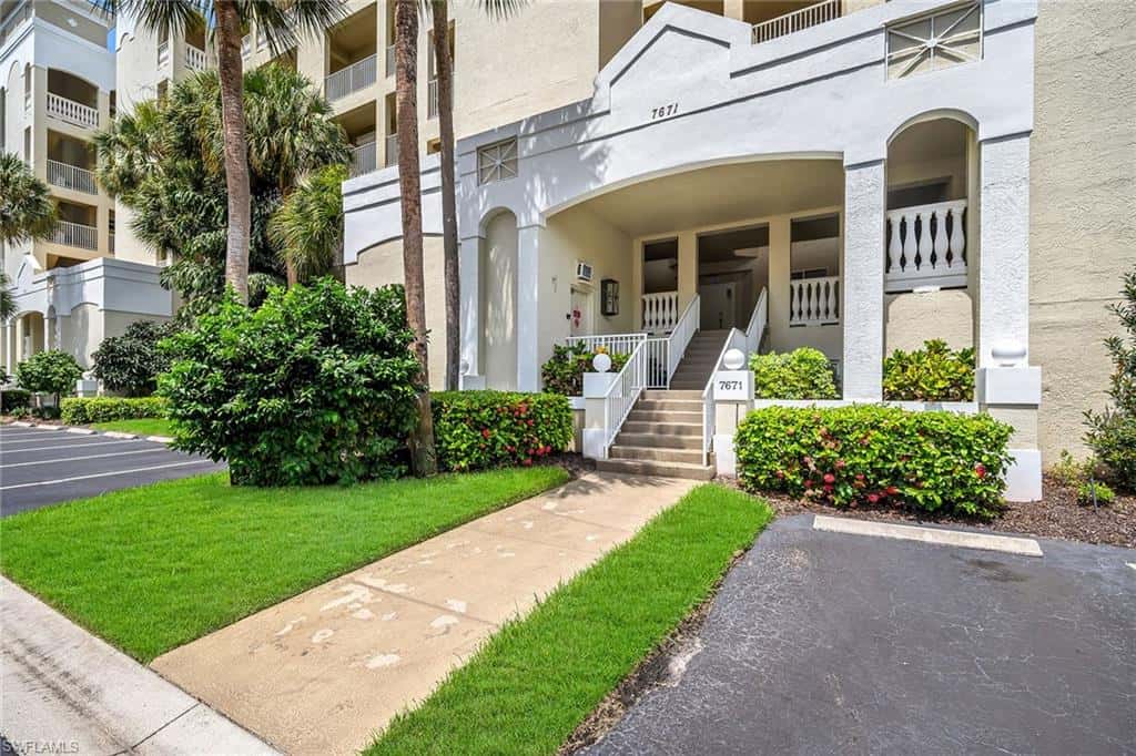 7671 Pebble Creek Cir #105, Naples, photo 38