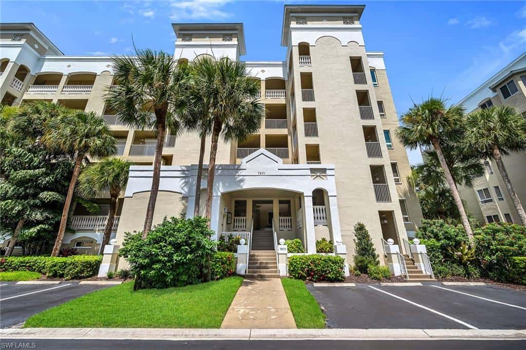 7671 Pebble Creek Cir #105, Naples, photo 39