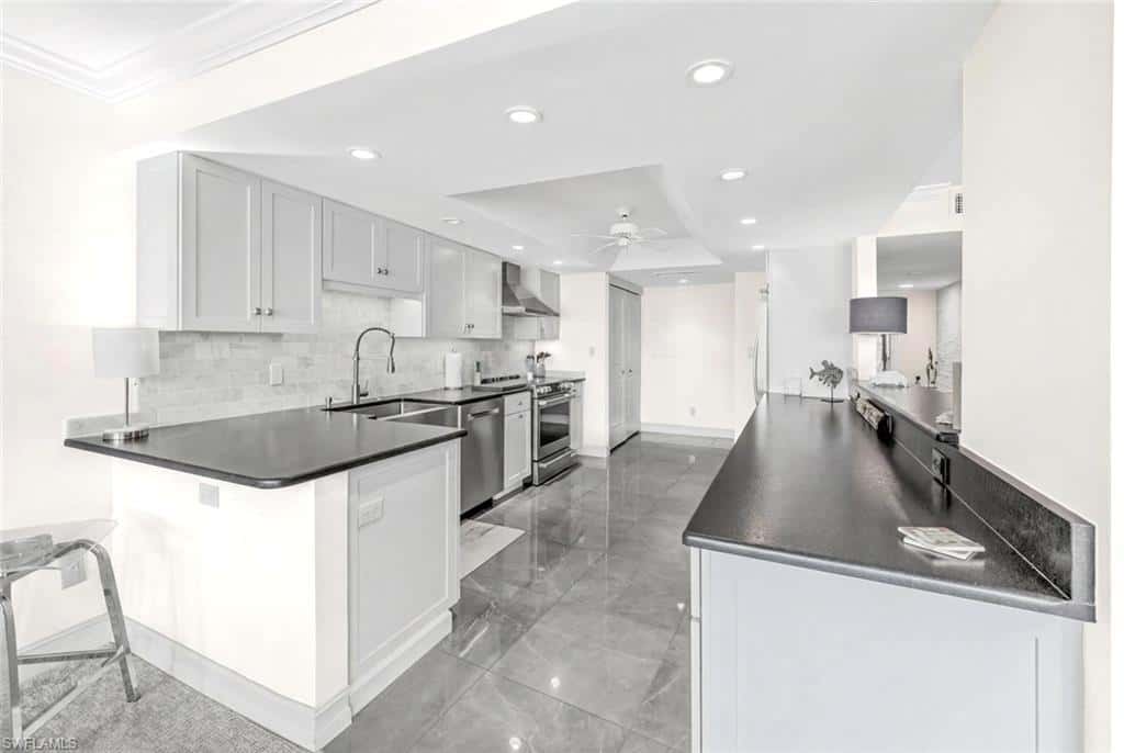 2381 Gulf Shore Blvd #503, Naples, photo 17
