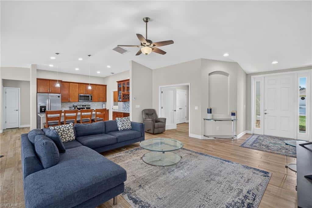 2115 30th Ter, Cape Coral, photo 4