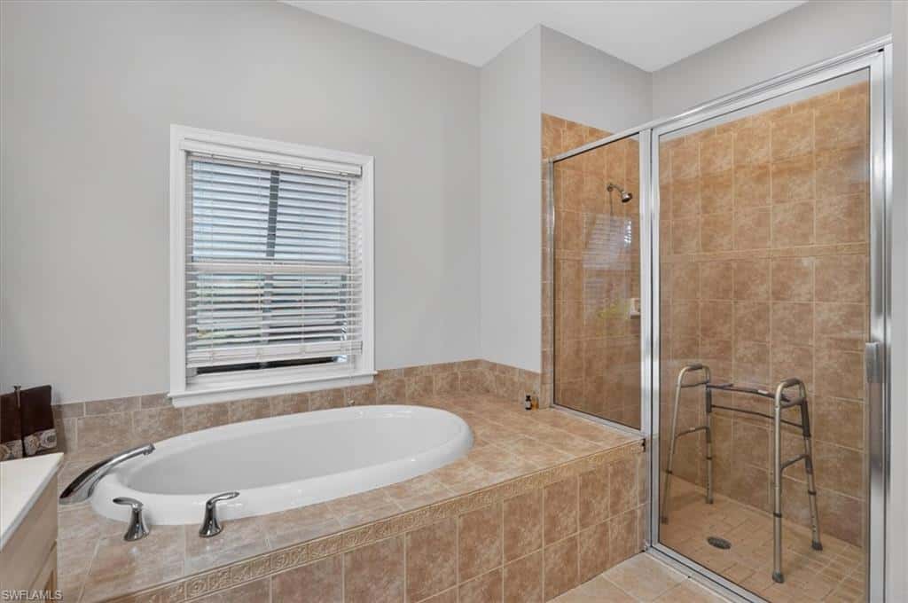 15627 Caloosa Creek Cir, Fort Myers, photo 32