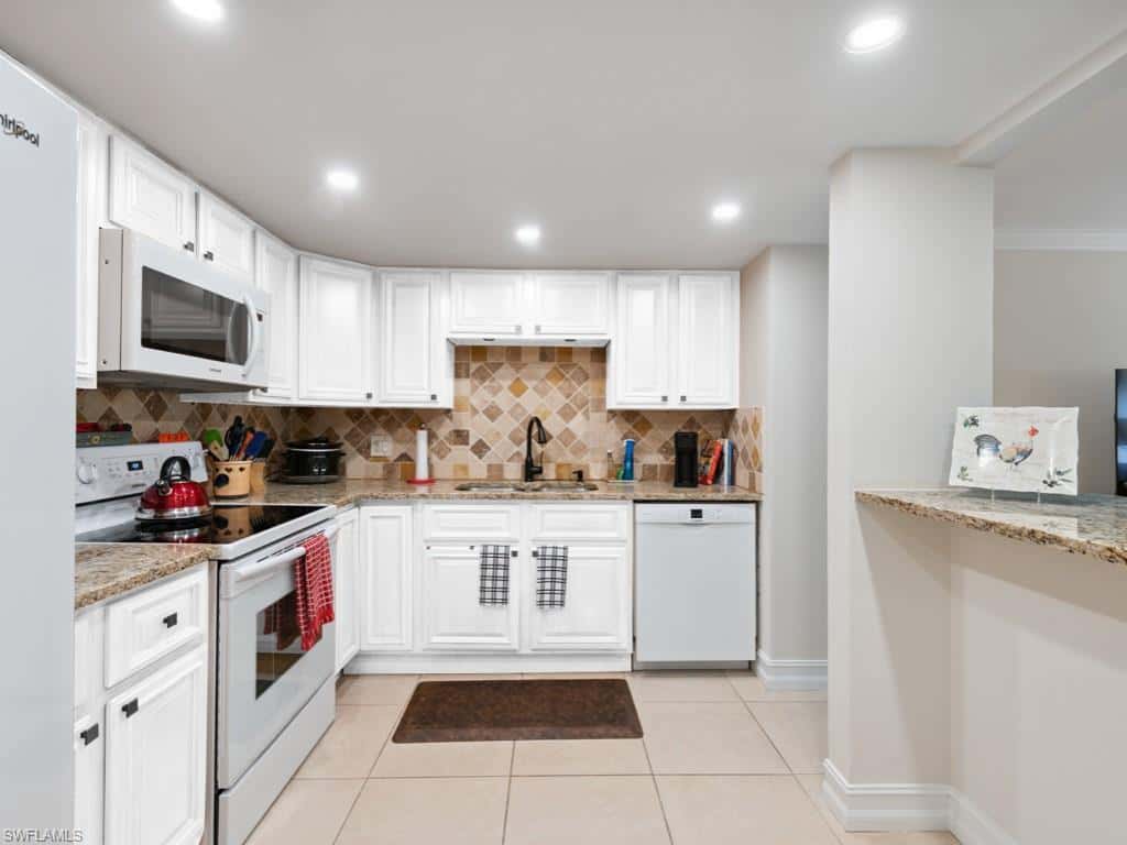 151 Cypress Way #e101, Naples, photo 11