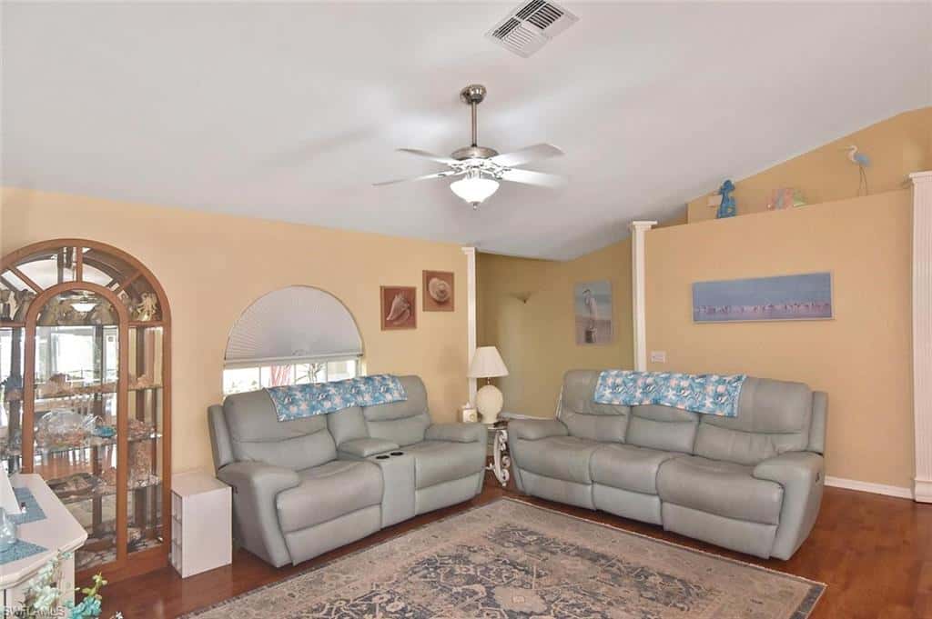 18674 Spruce Dr, Fort Myers, photo 5