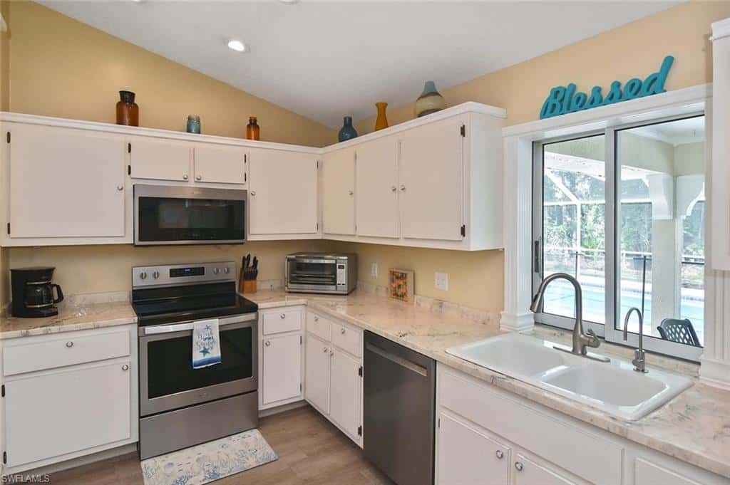 18674 Spruce Dr, Fort Myers, photo 10