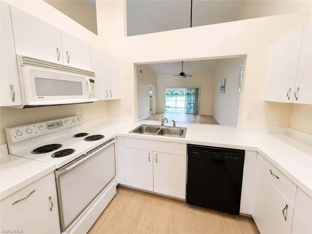 2888 Crown Pointe Blvd, Naples, photo 13
