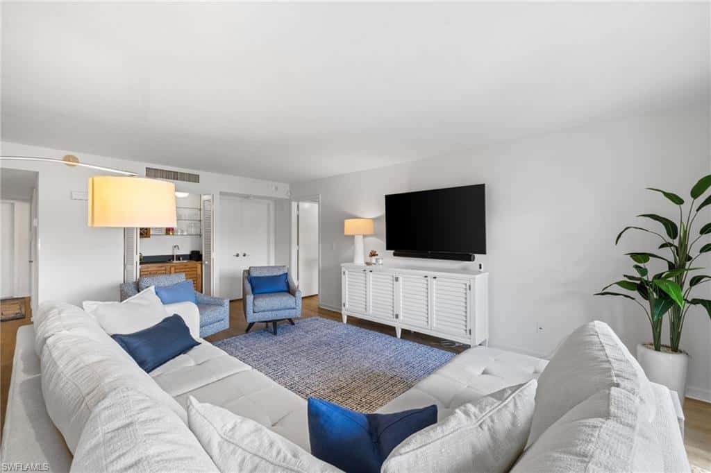 6710 Pelican Bay Blvd #422, Naples, photo 6