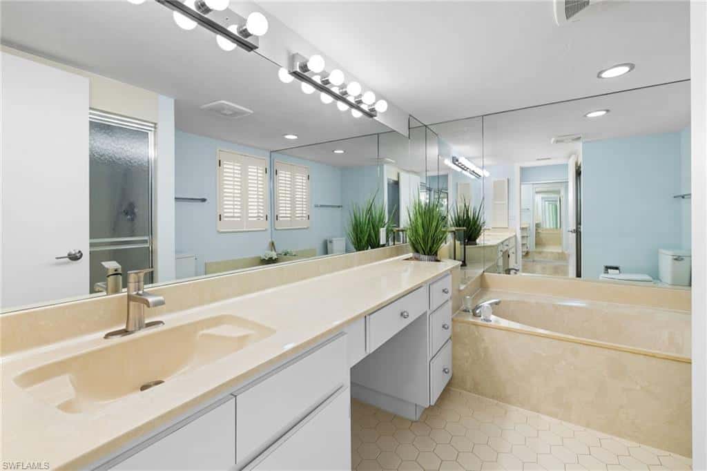 6710 Pelican Bay Blvd #422, Naples, photo 24