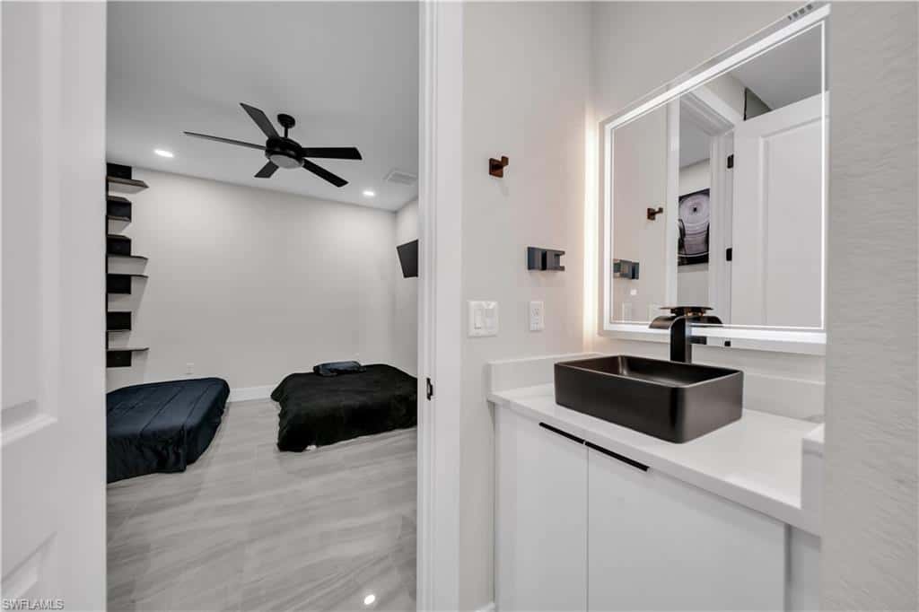1600 1st St, Cape Coral, photo 17