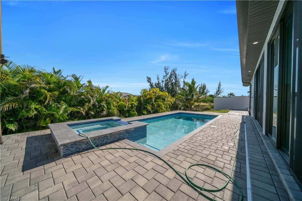 1600 1st St, Cape Coral, photo 32