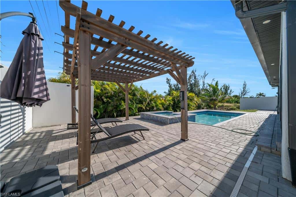 1600 1st St, Cape Coral, photo 33