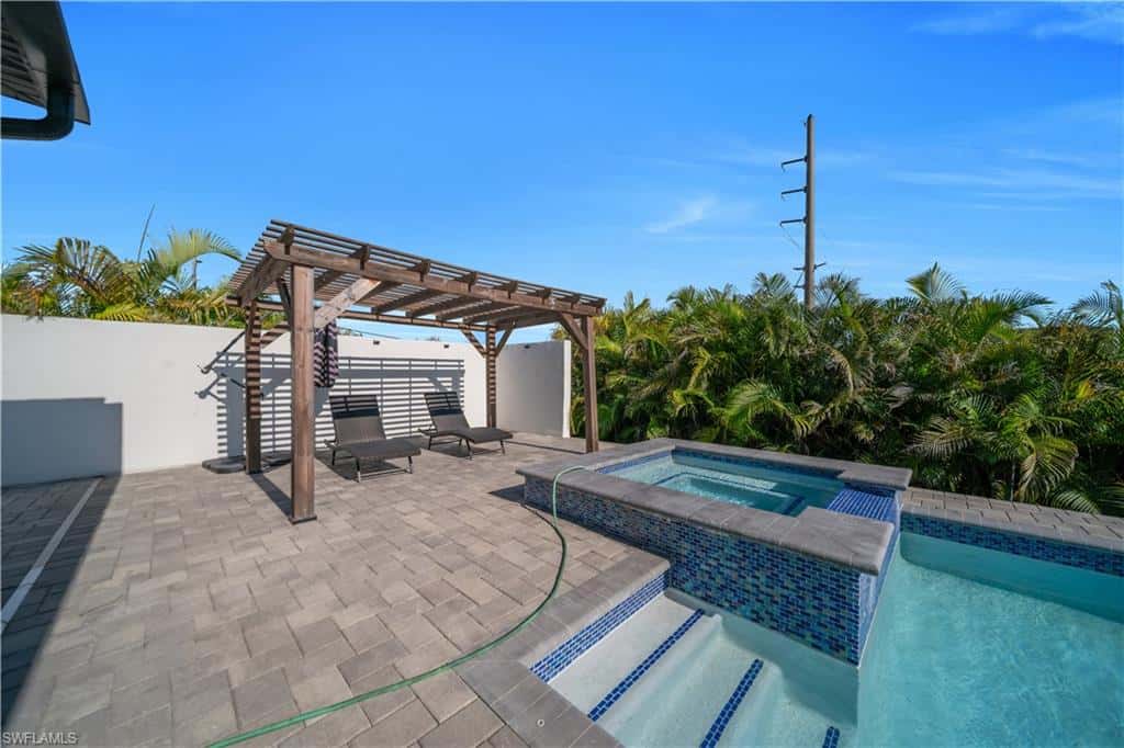 1600 1st St, Cape Coral, photo 31