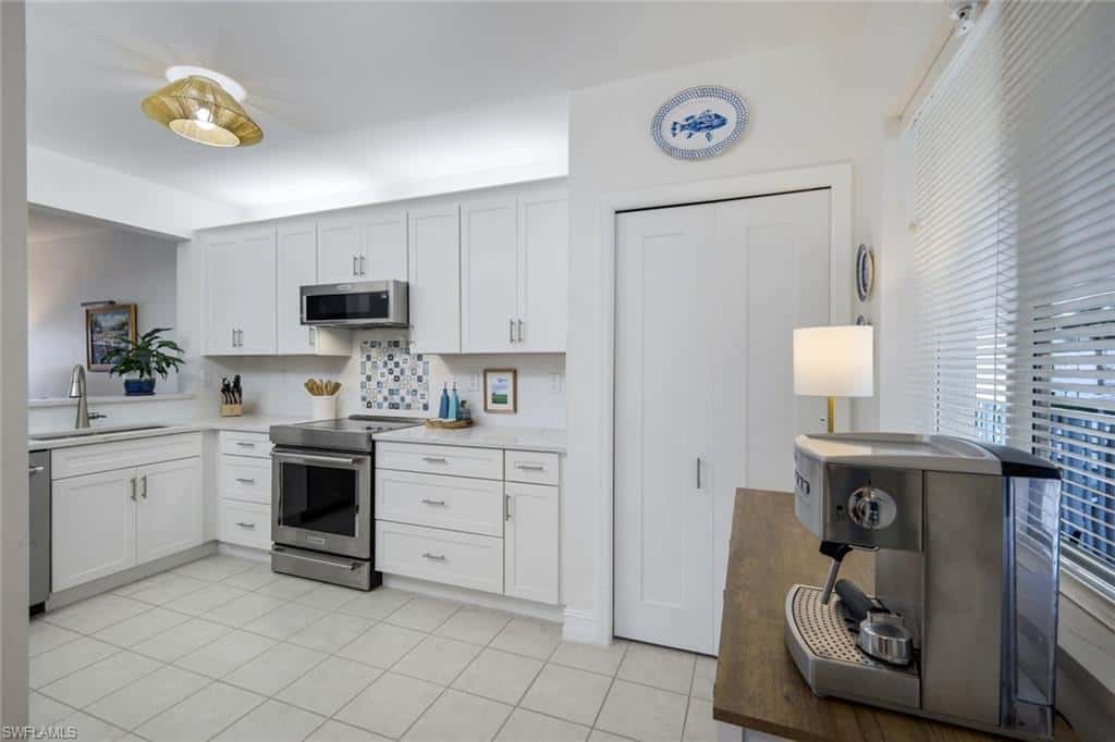 7822 Great Heron Way #201, Naples, photo 16