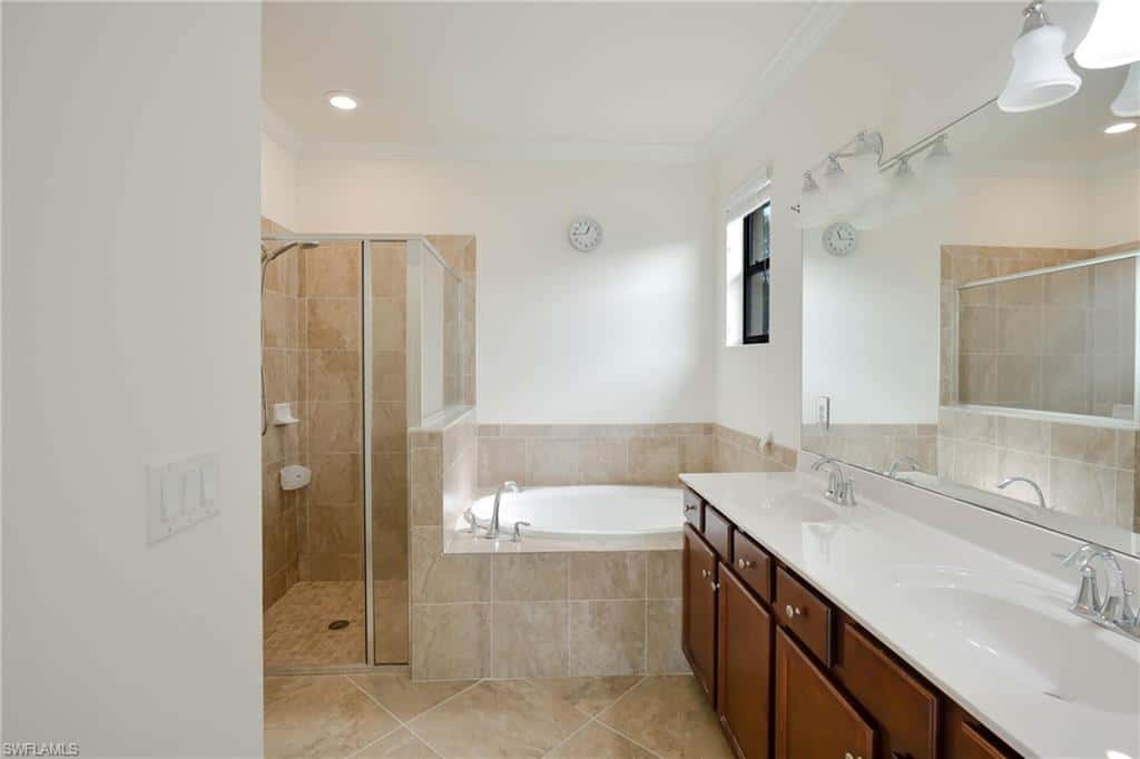 9215 Shadow Oak Ln, Naples, photo 10