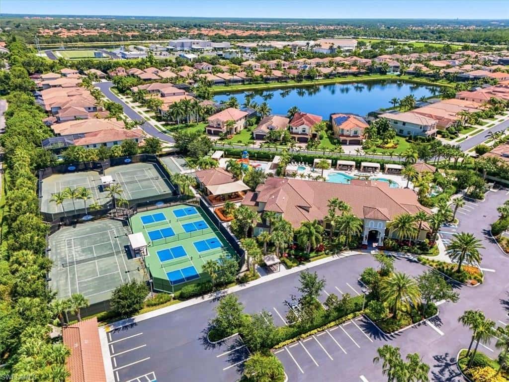 13421 Coronado Dr, Naples, photo 39