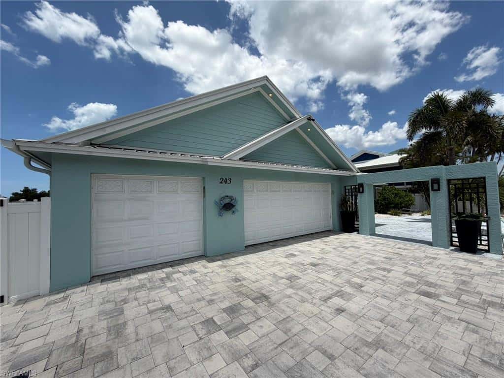 243 Estrellita Dr, Fort Myers Beach, photo 4