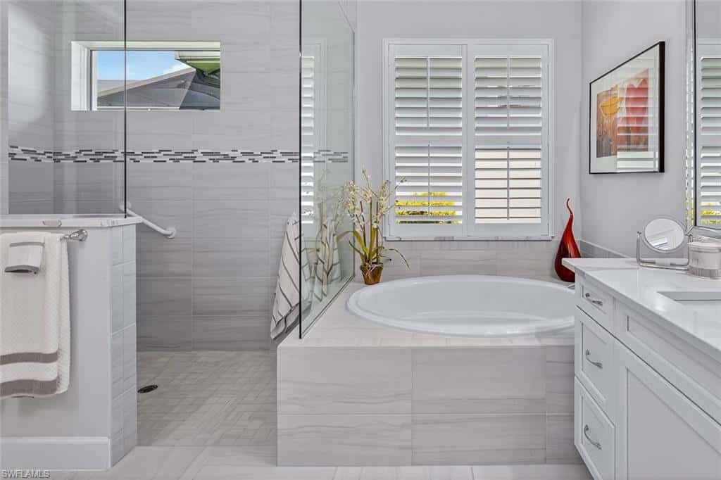 6387 Warwick Ave, Naples, photo 17