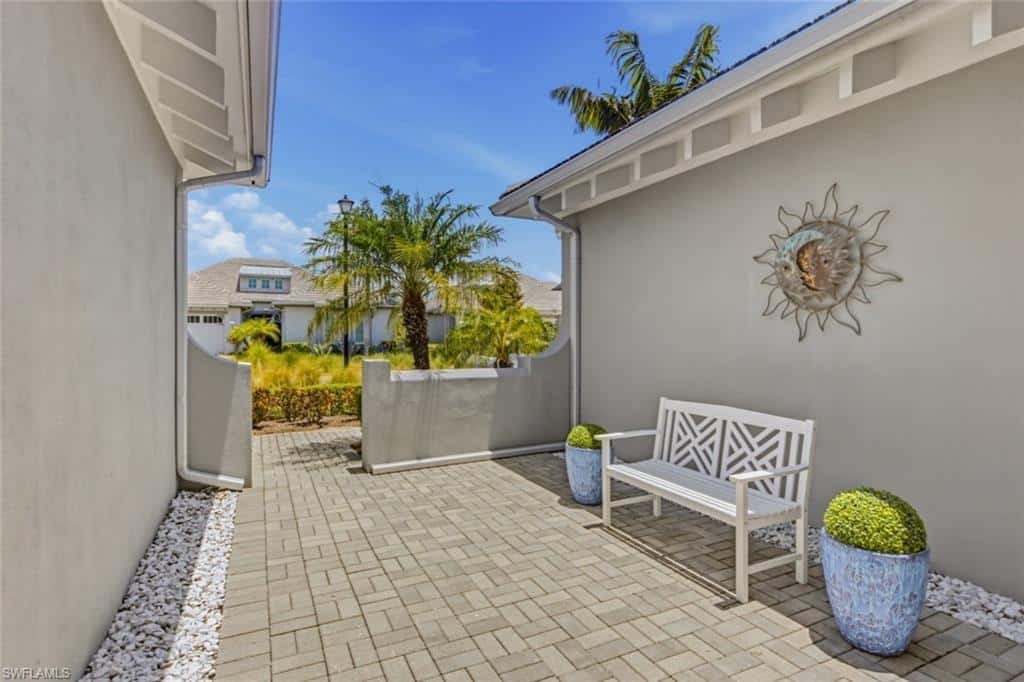 6387 Warwick Ave, Naples, photo 7