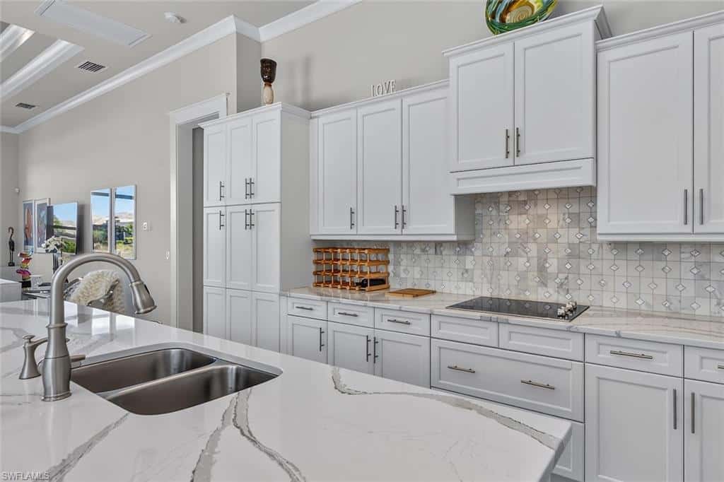 6387 Warwick Ave, Naples, photo 19