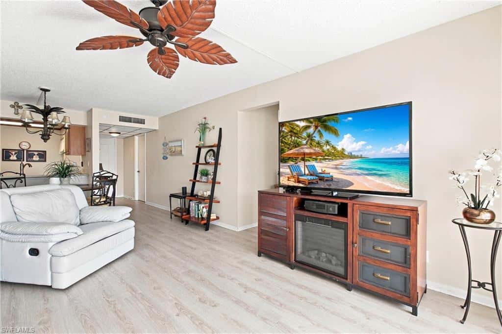1087 Forest Lakes Dr #302, Naples, photo 6