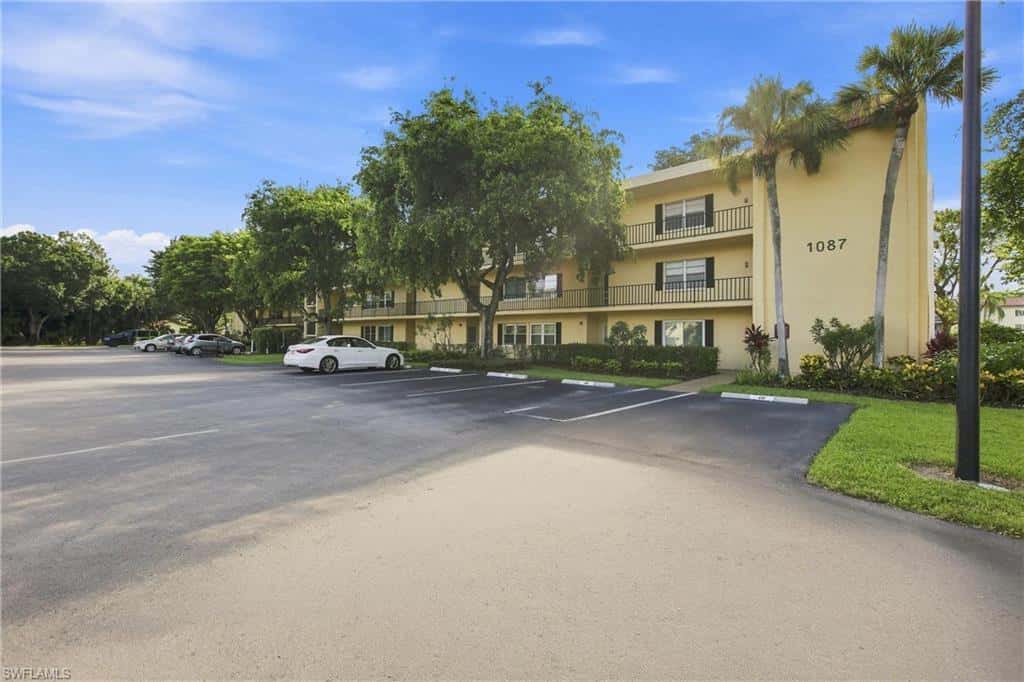 1087 Forest Lakes Dr #302, Naples, photo 32