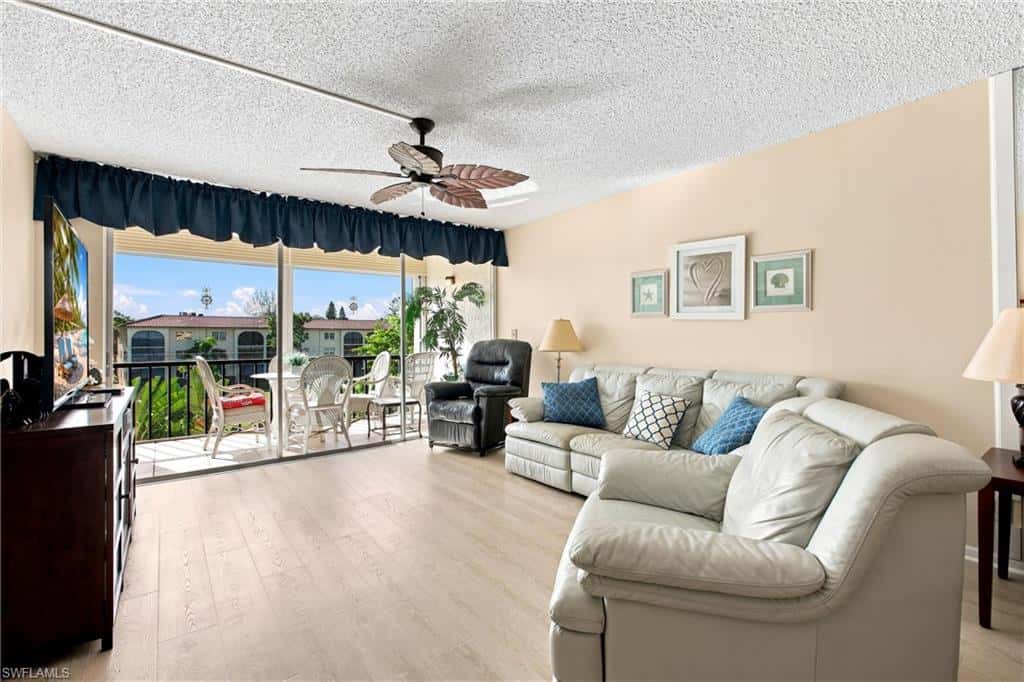 1087 Forest Lakes Dr #302, Naples, photo 4