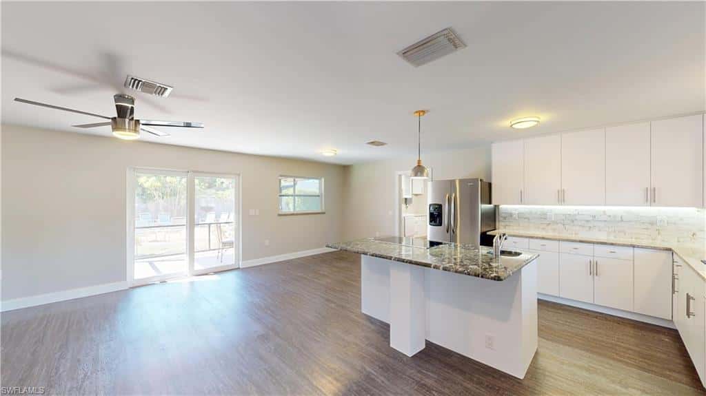 27514 Playa Del Rey Ln, Bonita Springs, photo 6