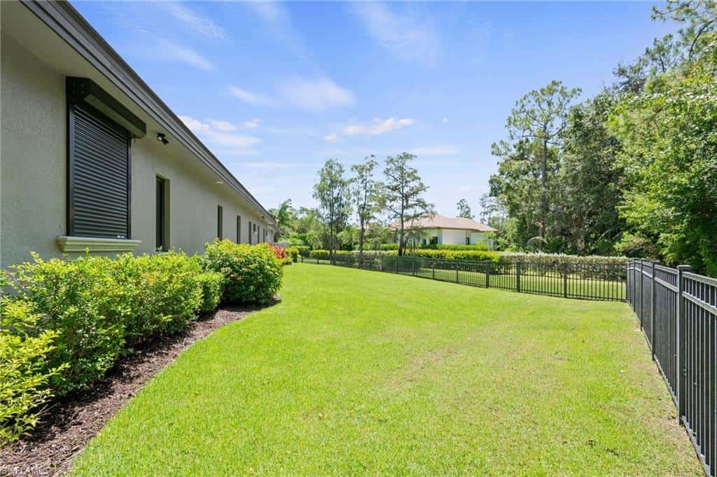 6641 Edgecumbe Dr, Naples, photo 48