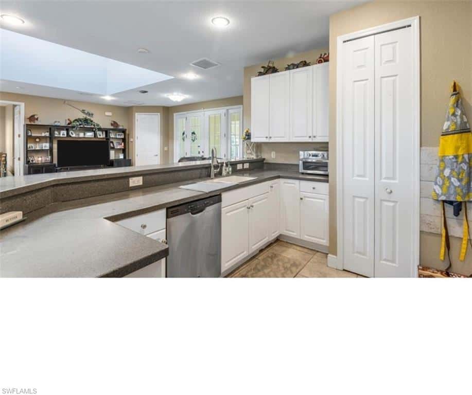 915 Barbara Ct, Lehigh Acres, photo 5