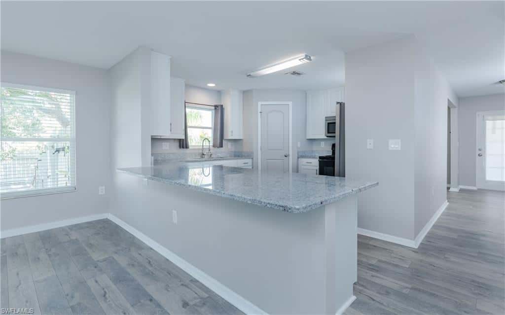 1916 12th Ter, Cape Coral, photo 6