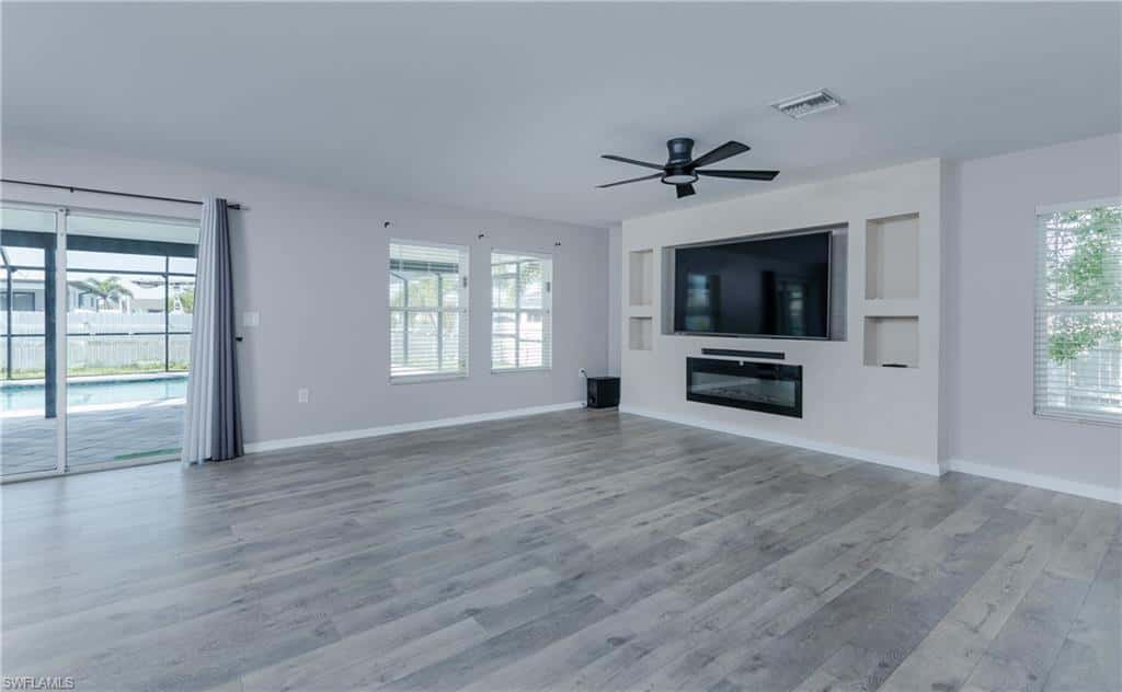 1916 12th Ter, Cape Coral, photo 9