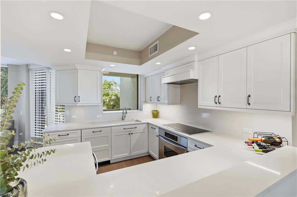 7225 Pelican Bay Blvd #302, Naples, photo 6