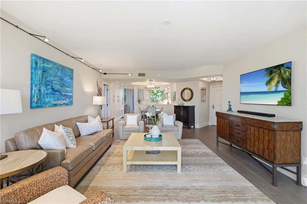 7225 Pelican Bay Blvd #302, Naples, photo 4